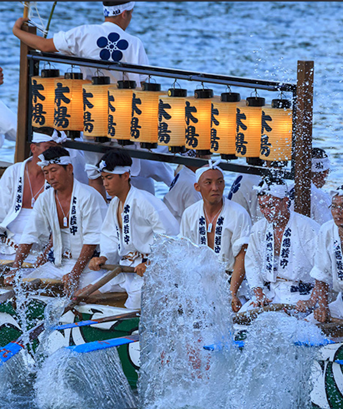 travel japan with a private guide that can help you to see tenjin matsuri