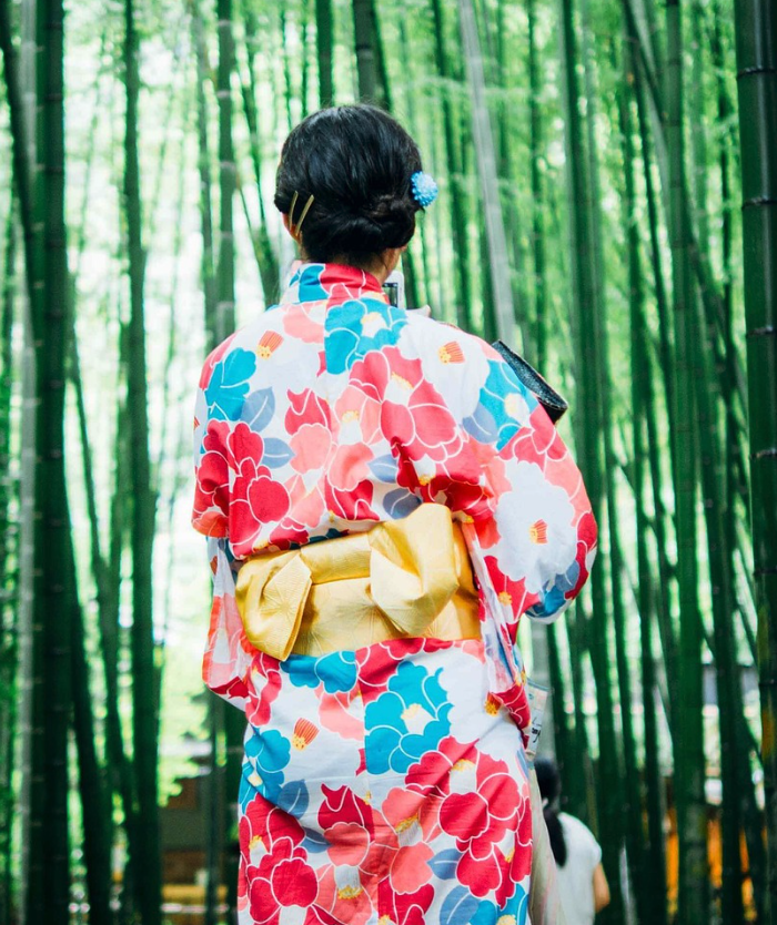 use a private guide to find the best place to rent kimono with far odyssey local expert